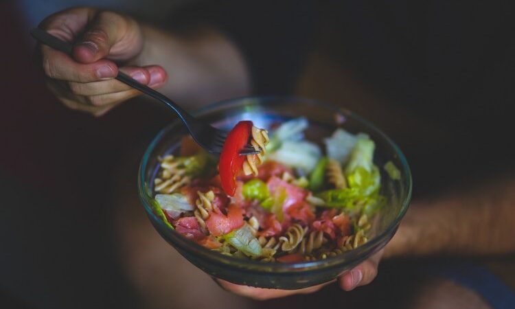 ¿Cómo ayuda una dieta blanda a la gastroenteritis?