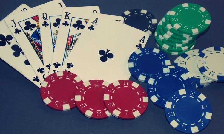 ¿Cómo se juega al poker Texas Holdem?